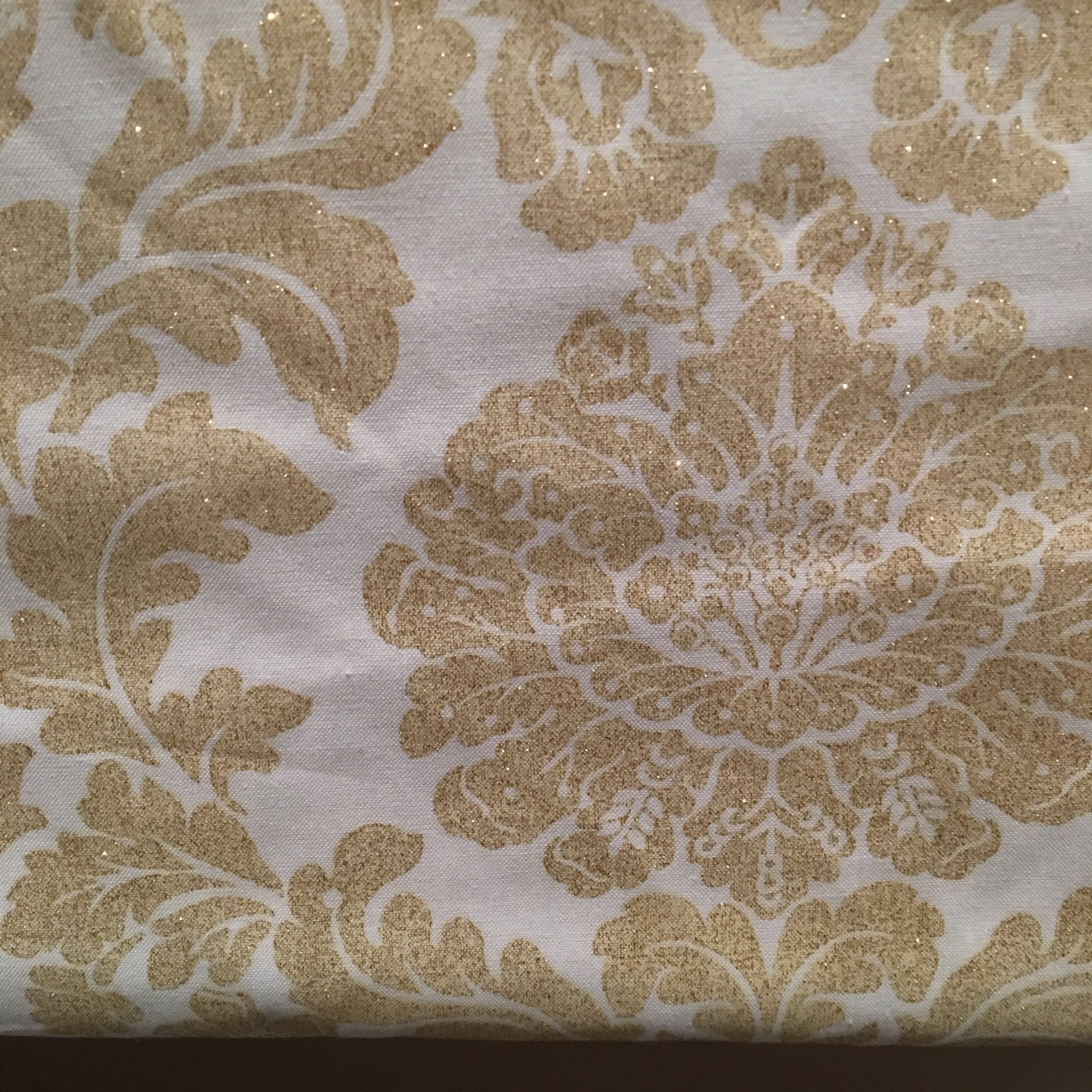Delovely Damask